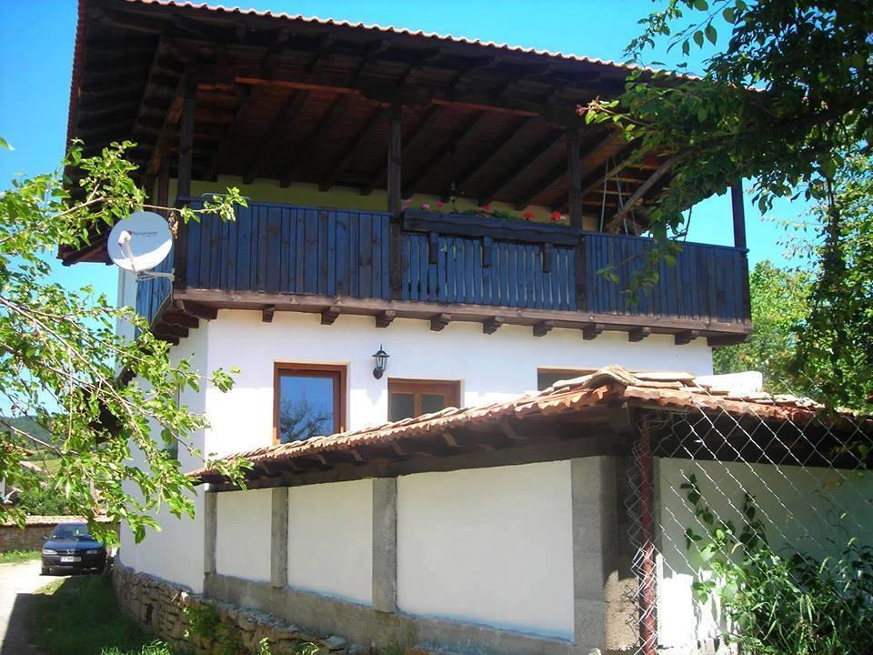 Guest House Yana Tŭrkasheni Exteriör bild
